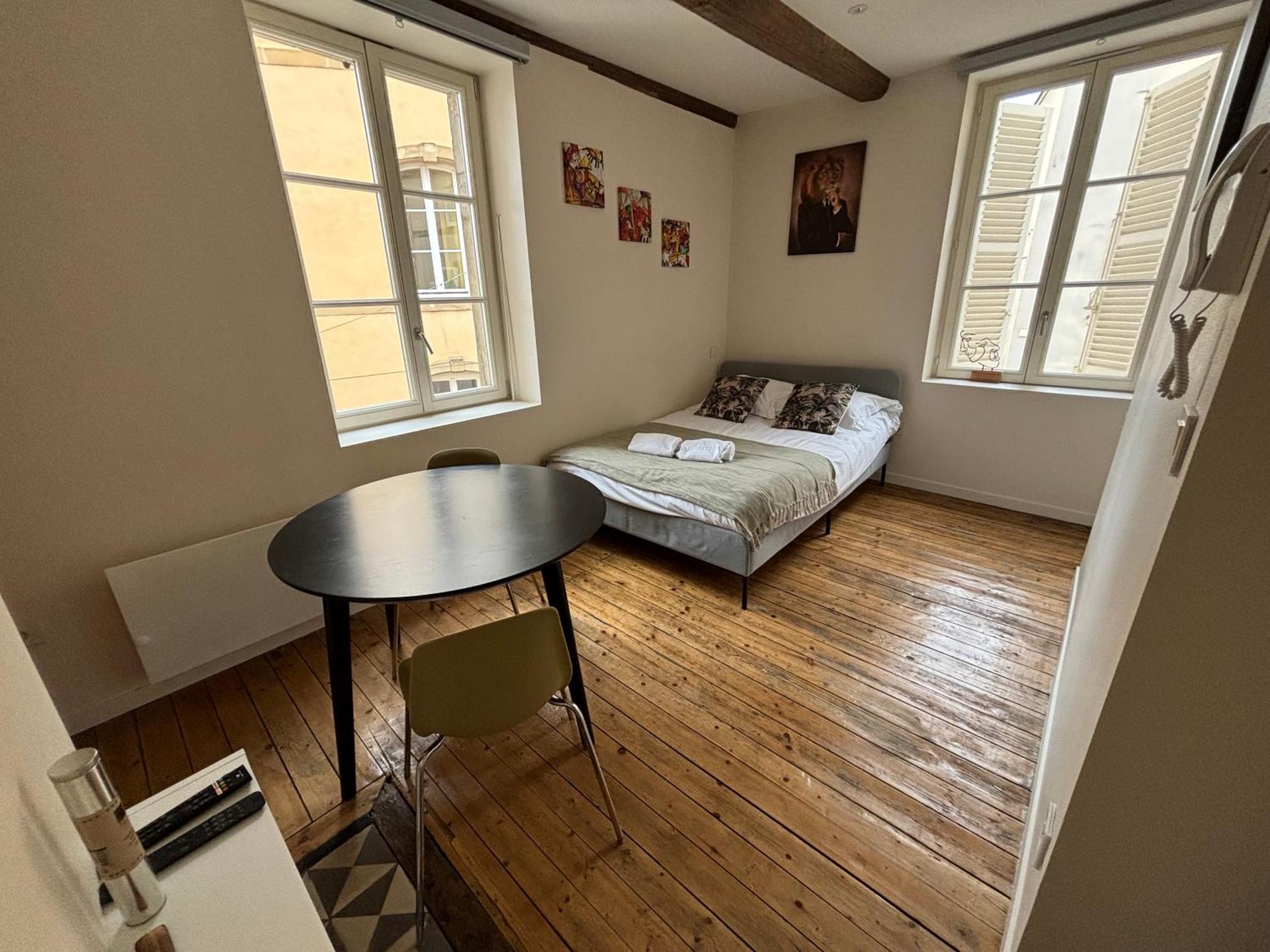 Appartement Louis Premier Et Second Metz Centre Un Sejour A Part Extérieur photo