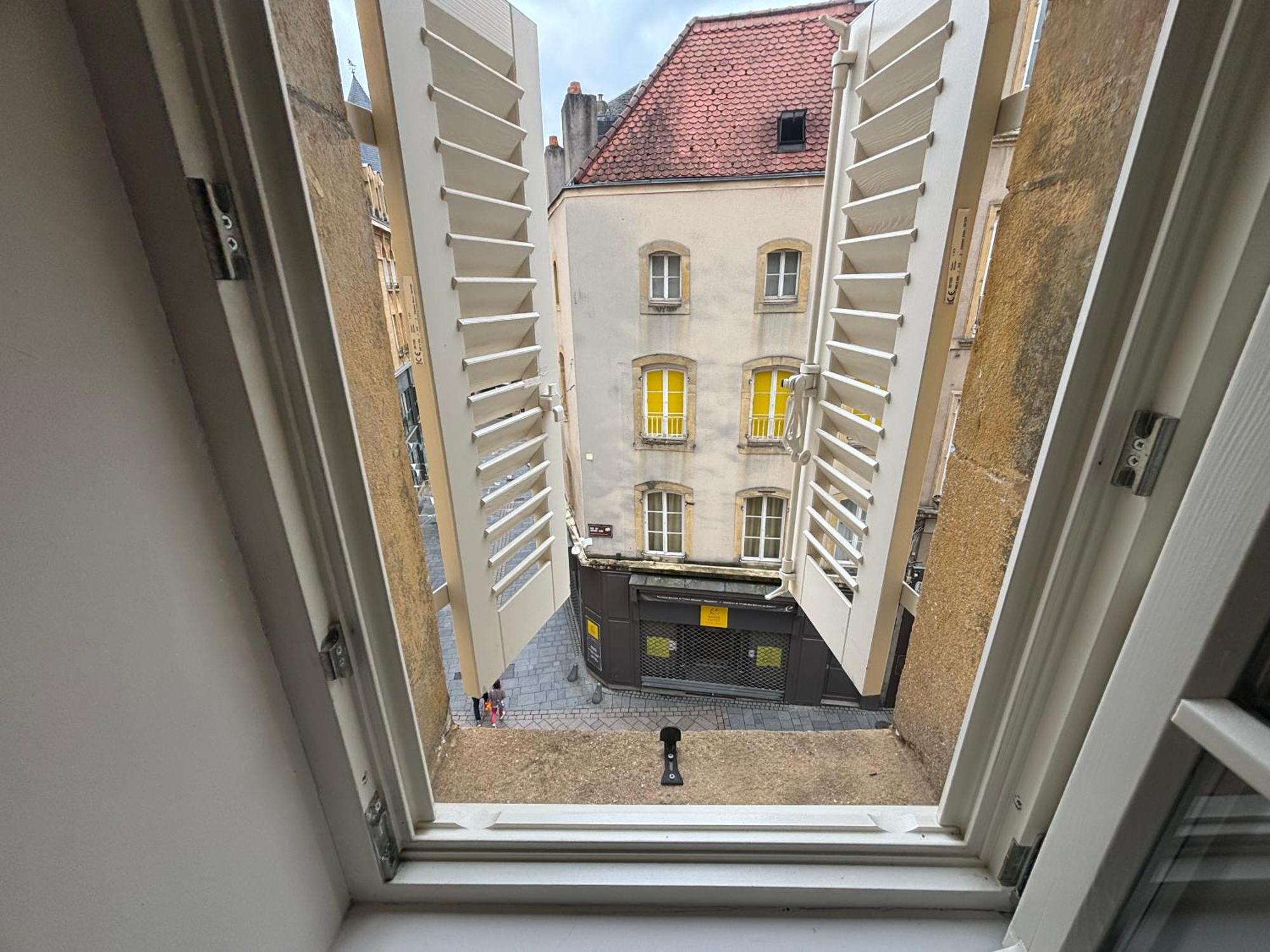 Appartement Louis Premier Et Second Metz Centre Un Sejour A Part Extérieur photo