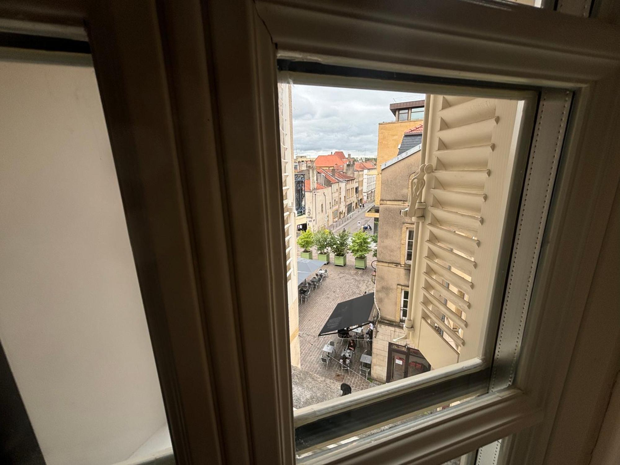 Appartement Louis Premier Et Second Metz Centre Un Sejour A Part Extérieur photo